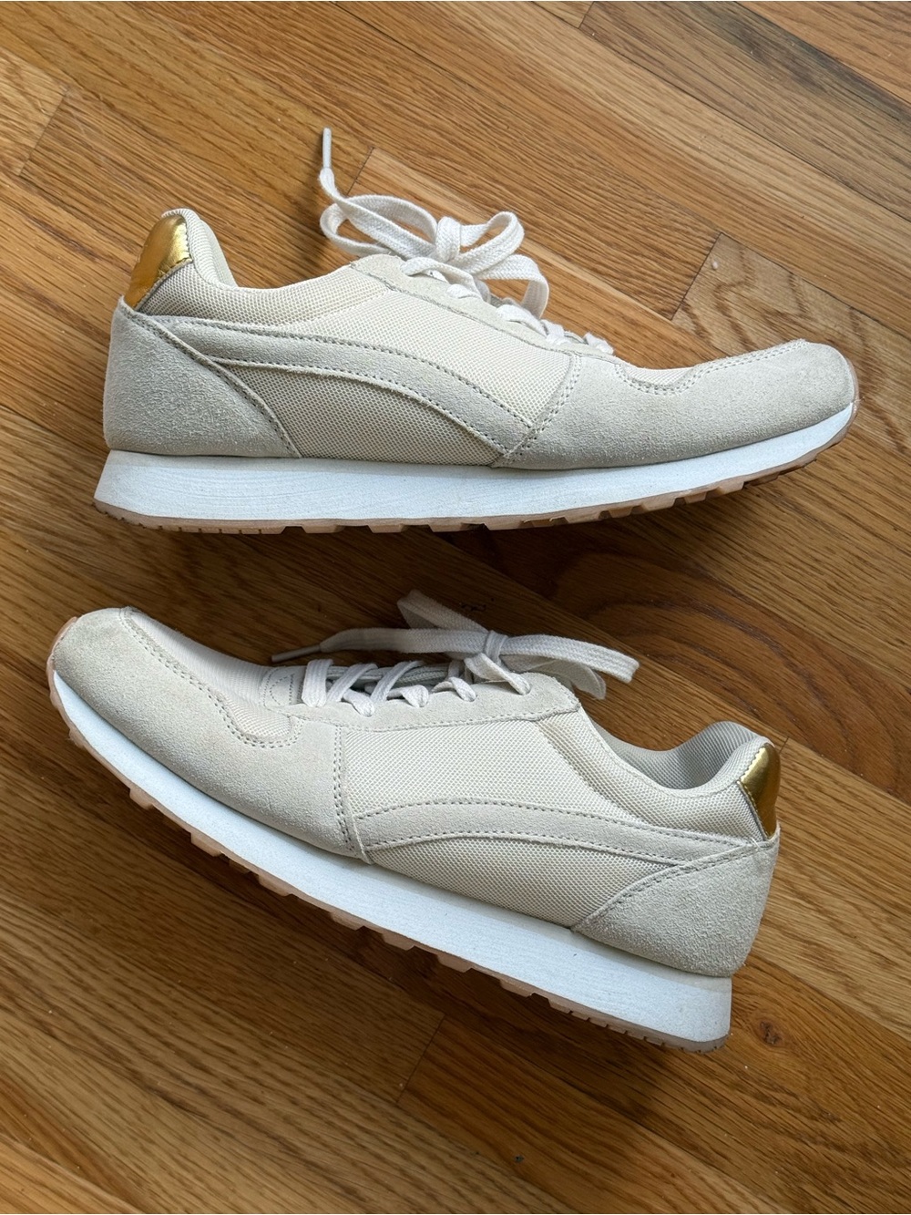 J.CREW BEIGE SUEDE FIELD SNEAKERS METALLIC GOLD TAB RETRO TRAINERS SIZE 8.5 EUC
